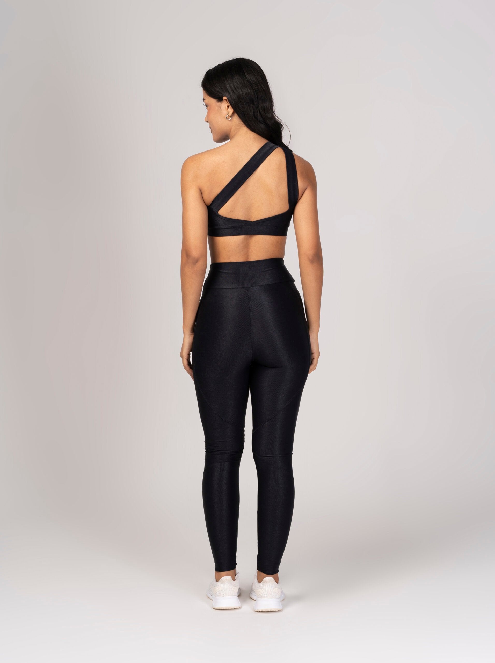 Conjunto Preto Legging e Top Cruzado Lovers